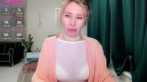 Jolie Ozolla online show from 12/08/24, 03:56