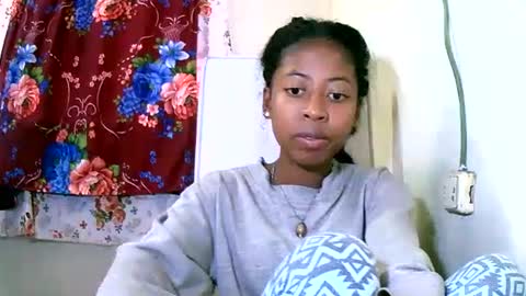 joliekah27 online show from 01/12/25, 02:19