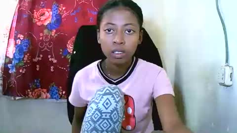 joliekah27 online show from 01/16/25, 08:22