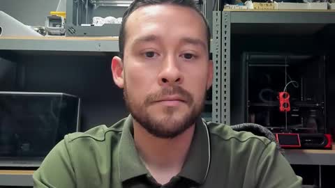 Snapshot of jonadams805 chatting on 11/25/25, 01:49 jonadams805 online show from 11/25/25, 01:49