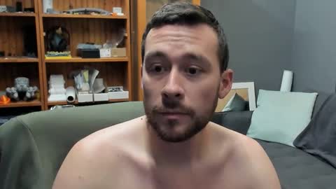 Snapshot of jonadams805 chatting on 12/16/25, 05:45 jonadams805 online show from 12/16/25, 05:45