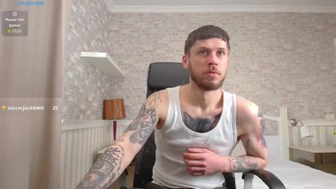 Snapshot of jonahshaw chatting on 04/14/26, 04:40 JonahShaw online show from 04/14/26, 04:40