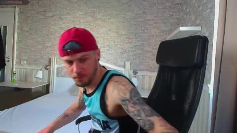 Snapshot of jonahshaw chatting on 05/25/26, 04:29 JonahShaw online show from 05/25/26, 04:29