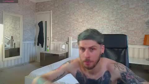 Snapshot of jonahshaw chatting on 06/10/26, 04:34 JonahShaw online show from 06/10/26, 04:34
