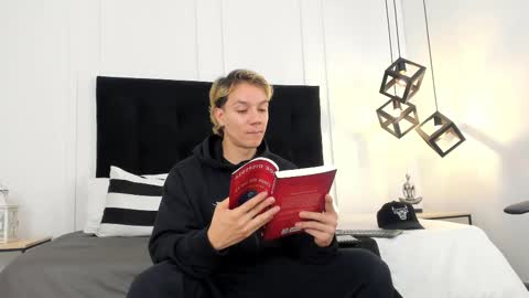 Jonathan Danielss  online show from 02/12/25, 11:51
