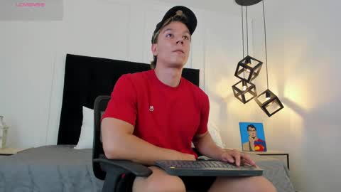 Jonathan Danielss  online show from 03/03/25, 03:31