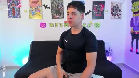 Snapshot of jonathanjoestar_ chatting on 10/16/25, 09:05 Instagram jonathanfit14 online show from 10/16/25, 09:05