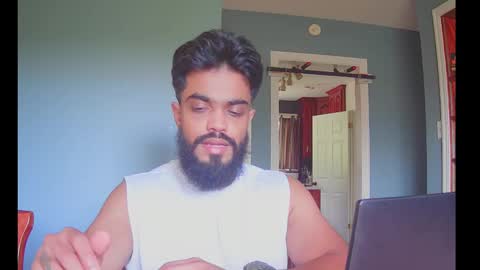 Snapshot of jonathanliyaz1 chatting on 09/15/25, 07:47 royjon online show from 09/15/25, 07:47