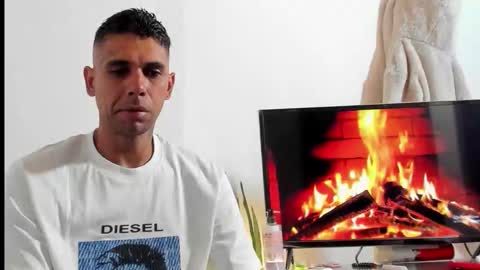 Snapshot of jonesjoness15 chatting on 11/02/25, 12:02 jonesjoness15 online show from 11/02/25, 12:02