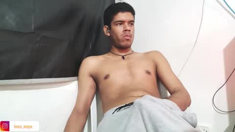 Snapshot of jonhsebastiann chatting on 03/19/26, 07:56 John online show from 03/19/26, 07:56