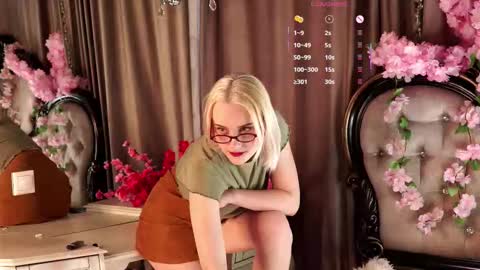 Snapshot of jonnienita chatting on 03/24/26, 11:15 Alice online show from 03/24/26, 11:15