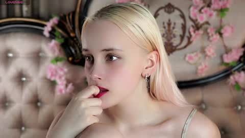 Snapshot of jonnienita chatting on 04/13/26, 11:16 Alice online show from 04/13/26, 11:16