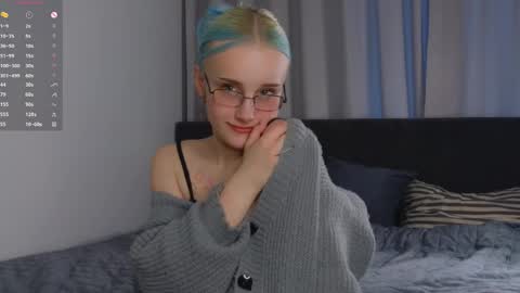 Snapshot of jonnienita chatting on 05/17/26, 12:12 Alice online show from 05/17/26, 12:12