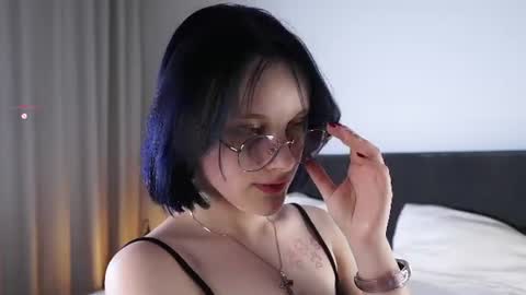 Snapshot of jonnienita chatting on 06/14/26, 12:18 Alice online show from 06/14/26, 12:18