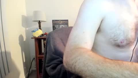 Snapshot of jonnlulz chatting on 12/11/24, 03:35 Jon online show from 12/11/24, 03:35