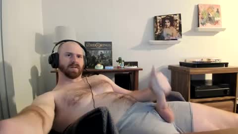 Snapshot of jonnlulz chatting on 12/18/24, 01:59 Jon online show from 12/18/24, 01:59