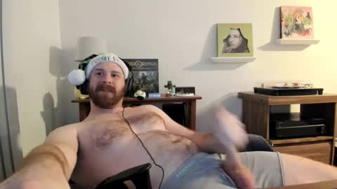 Snapshot of jonnlulz chatting on 12/26/24, 02:33 Jon online show from 12/26/24, 02:33