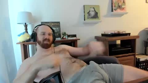 Snapshot of jonnlulz chatting on 02/05/25, 08:25 Jon online show from 02/05/25, 08:25