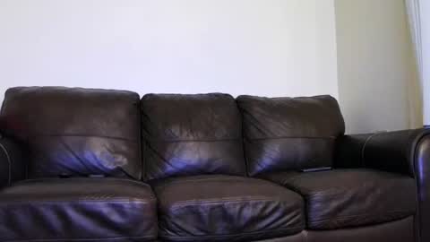 Snapshot of jonny4u_xxx chatting on 11/04/25, 10:36 John online show from 11/04/25, 10:36