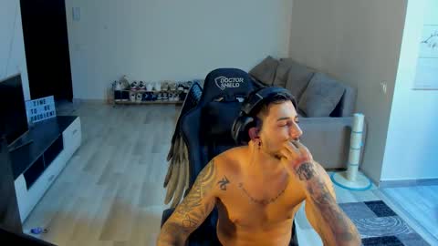 jonnyporn1 online show from 11/19/25, 09:37