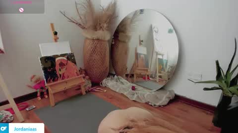 Snapshot of jordaniaa_ chatting on 09/16/25, 03:35 Megan  OF Jordaniaas online show from 09/16/25, 03:35