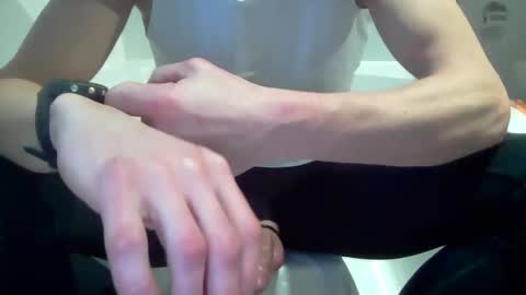 jordie198902 online show from 12/18/25, 08:20