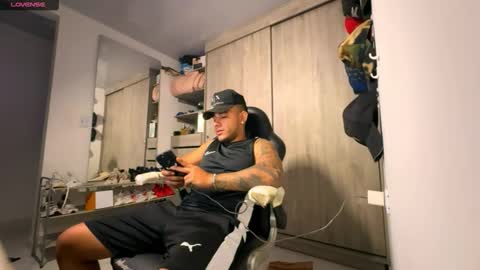 Snapshot of jordylatin202 chatting on 11/08/25, 01:39 DAVID online show from 11/08/25, 01:39