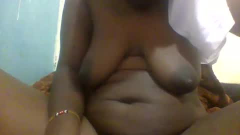 Snapshot of jos_lynn chatting on 12/04/25, 12:47 jos_lynn online show from 12/04/25, 12:47
