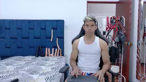 Snapshot of jose_rumbero91 chatting on 12/15/25, 12:20 jose_rumbero91 online show from 12/15/25, 12:20