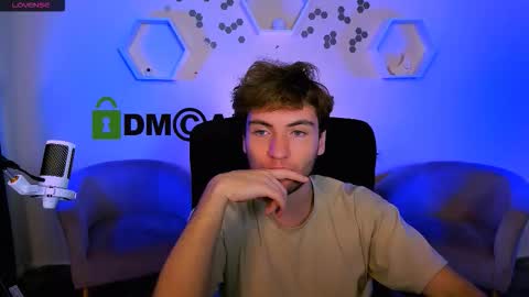 joseph_bear_ online show from 11/23/25, 08:52