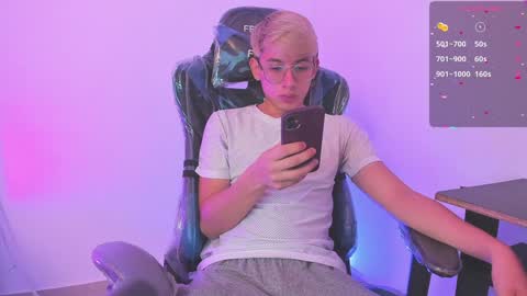 Snapshot of joseph_brown_ chatting on 01/04/25, 01:10 JOSEPH BROWN online show from 01/04/25, 01:10