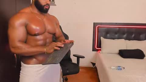 Snapshot of joseph_palacios chatting on 11/01/25, 01:18 joseph palacios online show from 11/01/25, 01:18