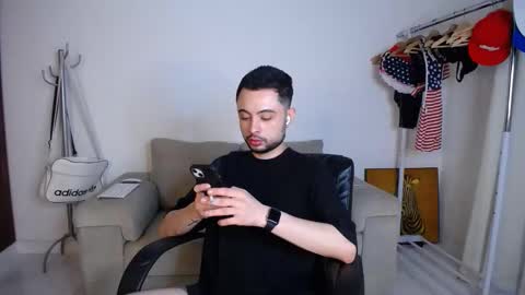 josezaens_ online show from 10/24/25, 08:44