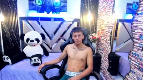 Snapshot of josh_rayder chatting on 07/08/26, 12:20 josh online show from 07/08/26, 12:20
