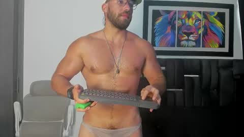 Snapshot of joshualyon chatting on 12/16/25, 06:02 Joshua The Lion online show from 12/16/25, 06:02