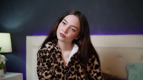 Snapshot of josielili chatting on 11/30/25, 08:13 Josie online show from 11/30/25, 08:13