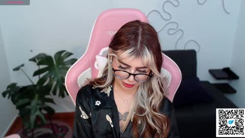 josephine   independent model    online show from 12/09/24, 05:40