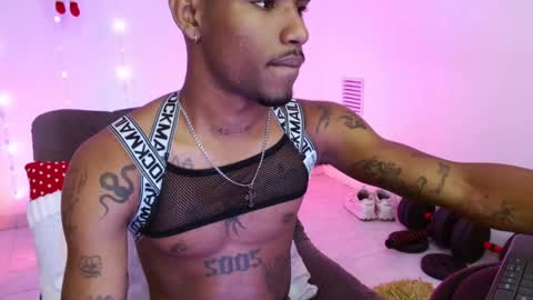 Snapshot of josua_bigcock chatting on 12/04/25, 06:38 Josua online show from 12/04/25, 06:38