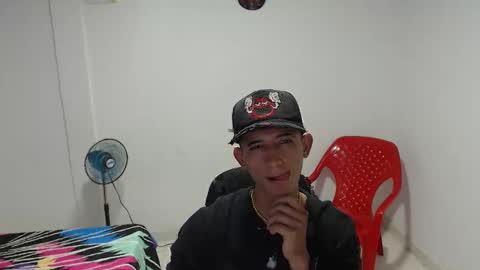 Snapshot of josue25sex chatting on 12/17/25, 11:55 josue25sex online show from 12/17/25, 11:55