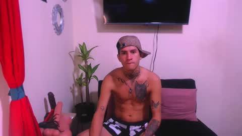 josue_linares online show from 05/17/26, 01:47