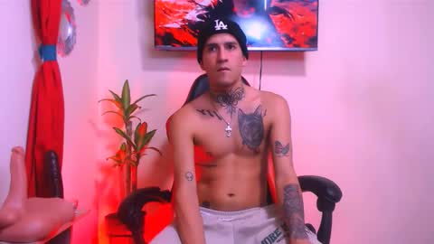 josue_linares online show from 05/20/26, 07:03