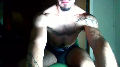 Snapshot of jotarojas1 chatting on 11/13/25, 04:55 jotarojas1 online show from 11/13/25, 04:55