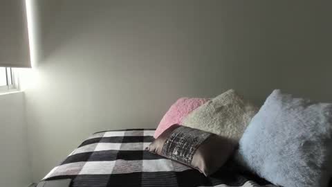 sofiaparker8 online show from 12/06/24, 04:06