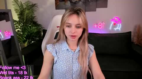 joyce_joycee online show from 09/17/25, 08:16