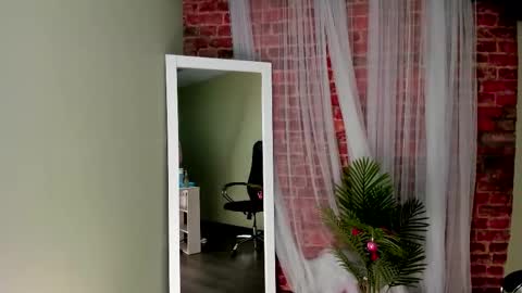 Joyce online show from 09/29/25, 01:38