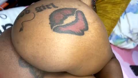 Snapshot of joyslim1 chatting on 01/14/25, 03:11 Butterflyass online show from 01/14/25, 03:11