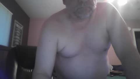 Snapshot of jpetz6953m chatting on 02/14/26, 11:01 jpetz6953m online show from 02/14/26, 11:01