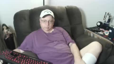 Snapshot of jpmel99 chatting on 11/01/25, 10:56 jpmel99 online show from 11/01/25, 10:56