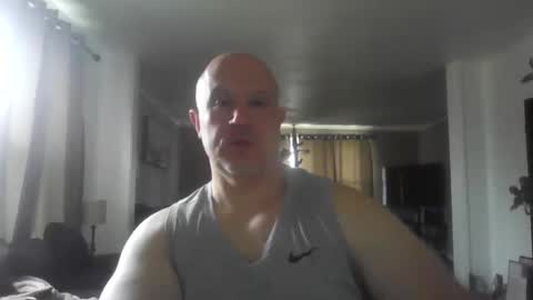 Snapshot of jr1871 chatting on 04/29/26, 01:59 jr1871 online show from 04/29/26, 01:59