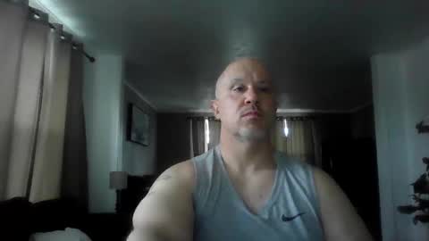 Snapshot of jr1871 chatting on 05/14/26, 01:51 jr1871 online show from 05/14/26, 01:51